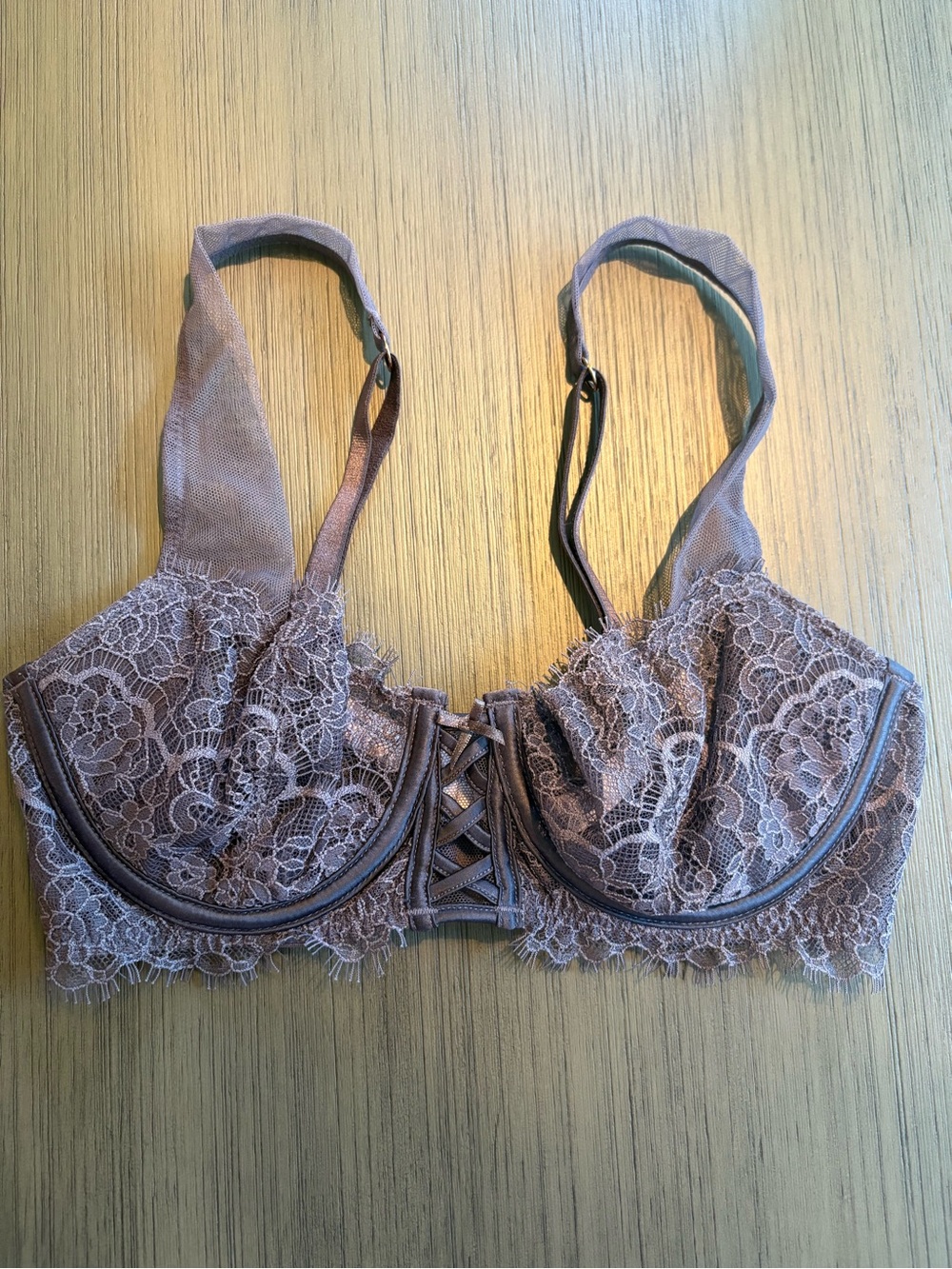 Victoria’s Secret tulle & chantilly lace bra